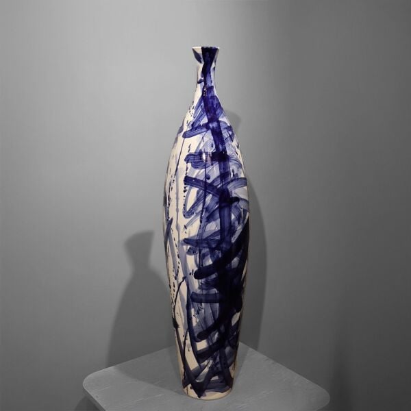 Mavi Beyaz Desenli İthal Vazo Küçük