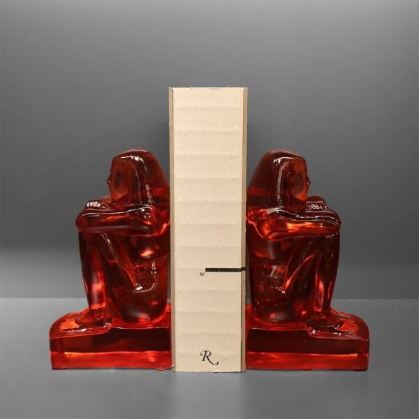 Mısırlı Kız Kitap Tutucu Kırmızı