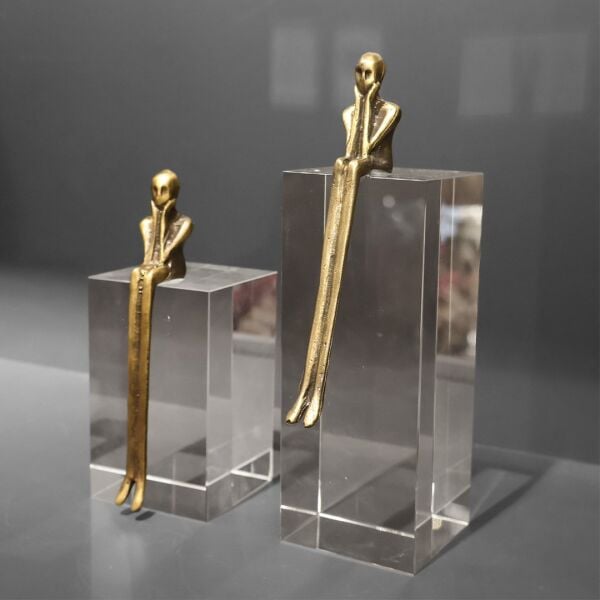 Kristal Oturan Adam Eskitme