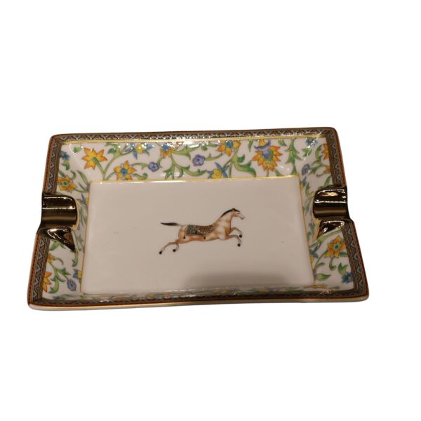 Çiçekli At Desen Küçük Küllük