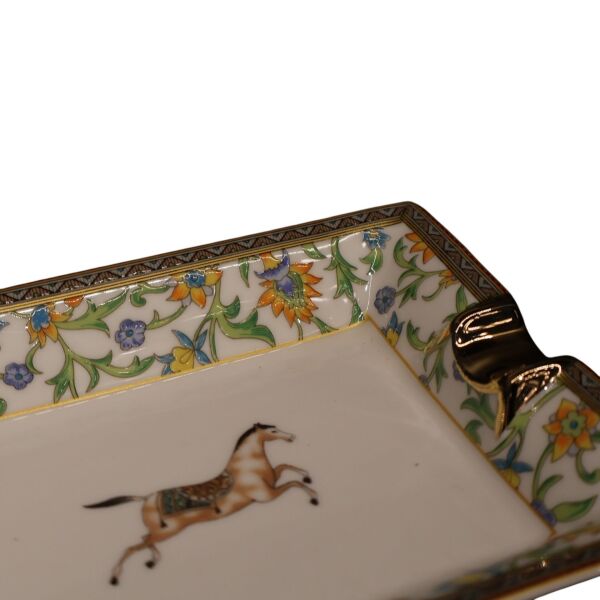 Çiçekli At Desen Küçük Küllük