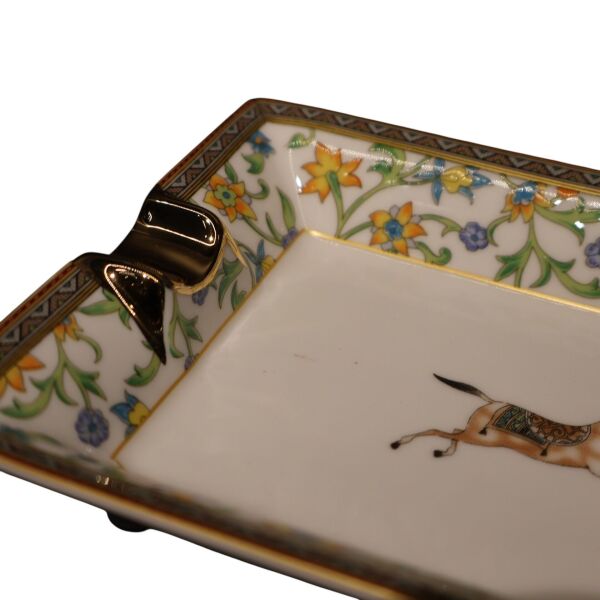 Çiçekli At Desen Küçük Küllük