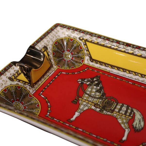 Kırmız At Küçük Küllük