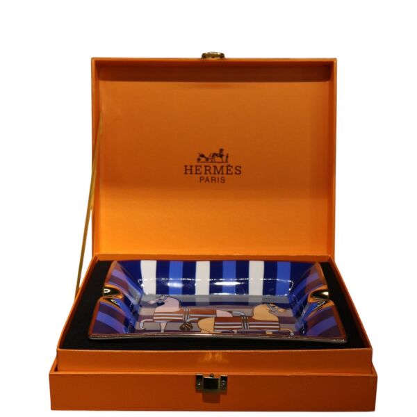 Mavi At Kilitli Kutulu Küllük