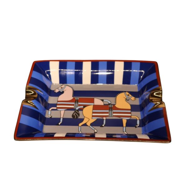 Mavi At Kilitli Kutulu Küllük