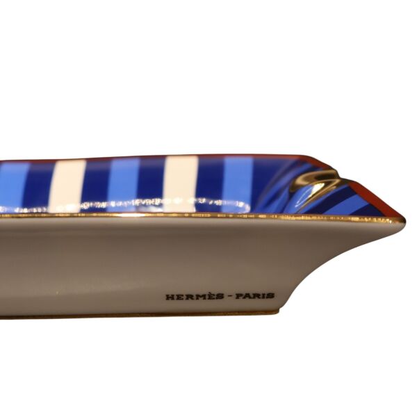 Mavi At Kilitli Kutulu Küllük