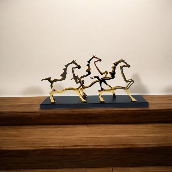 Mustang Üç At Aksesuar Gold