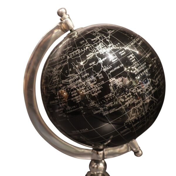 Üç Ayaklı Metal Gümüş Dünya