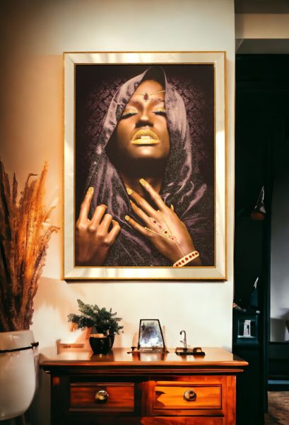 Ayna Çerçeveli Şallı Kadın 80x110 CM