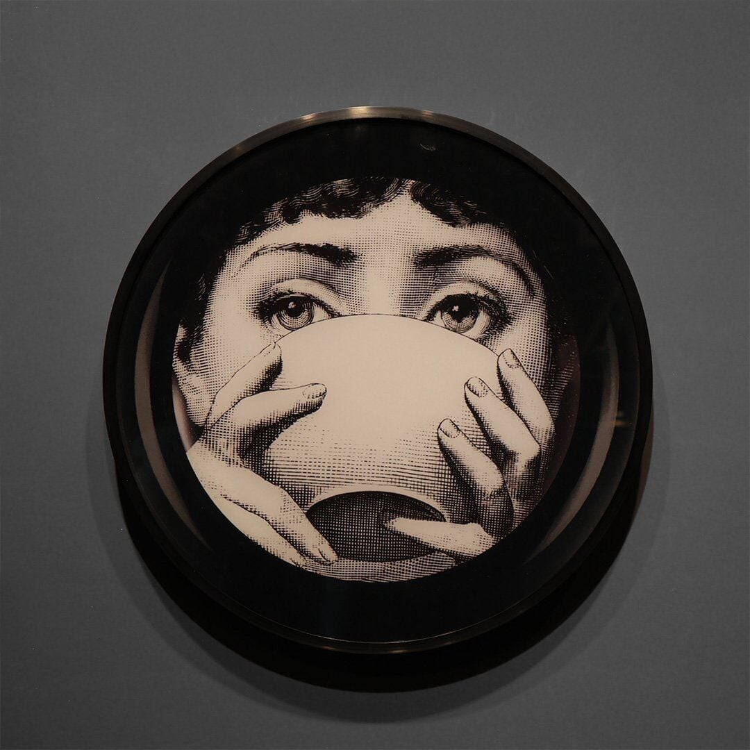 Kase Tutan Kadın Tablo