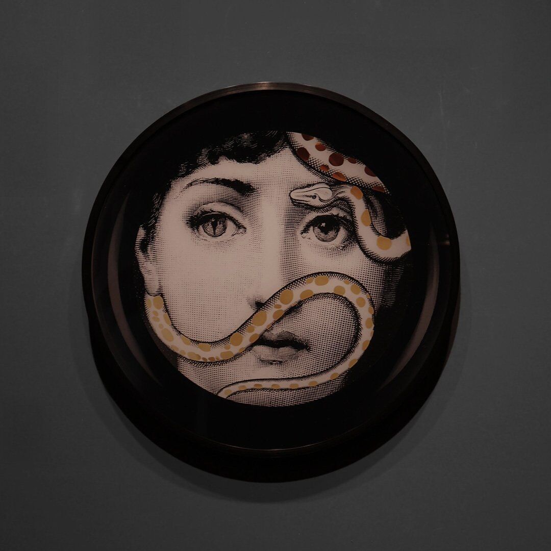 Gold Yılan Desenli Kadın Tablo