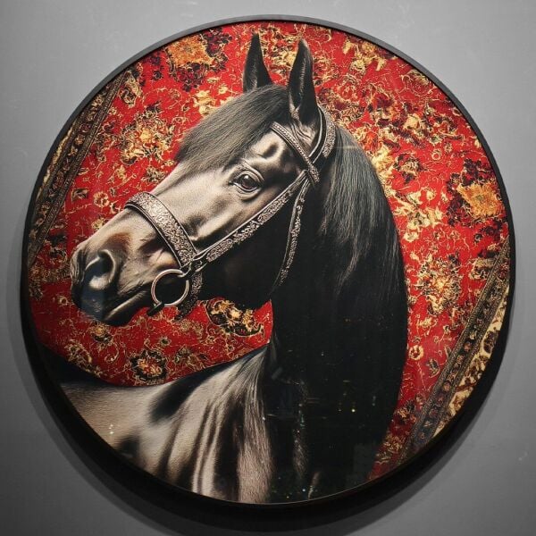 Kiliim Desenli At Tablo