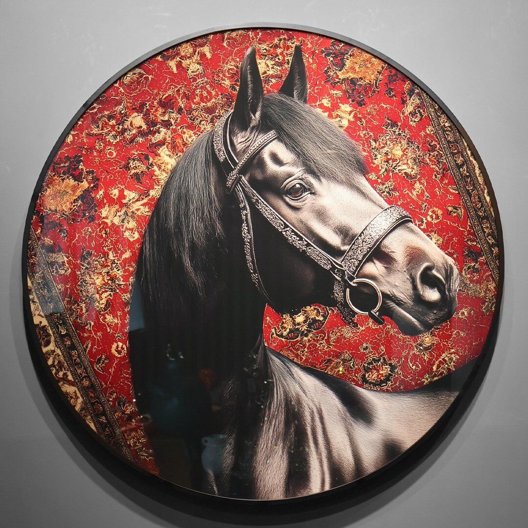 Kiliim Desenli At Tablo