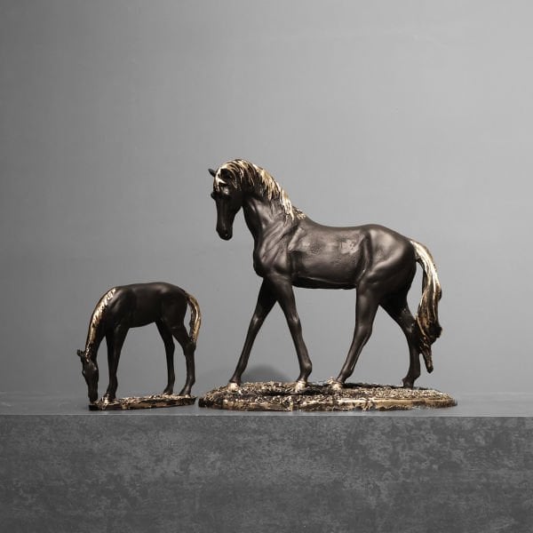 Yavrulu At Siyah Gold 27x27 CM