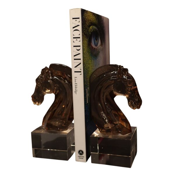 At Kitap Tutucu Kahve