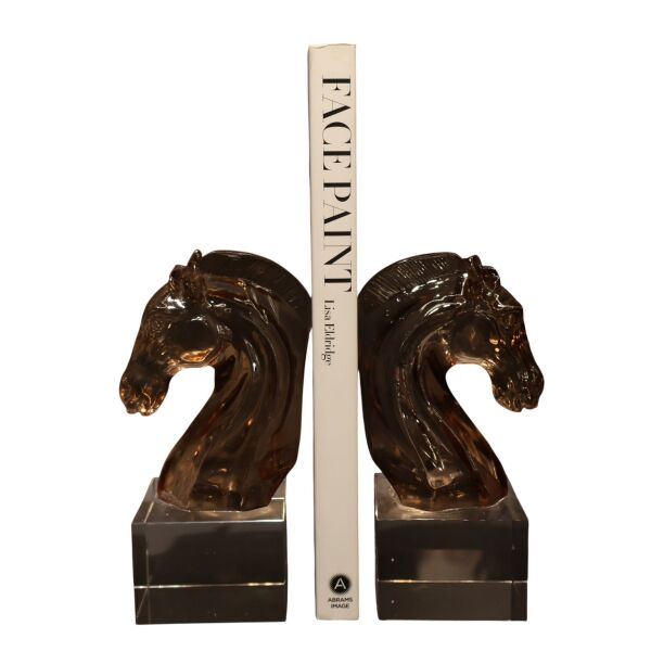 At Kitap Tutucu Kahve