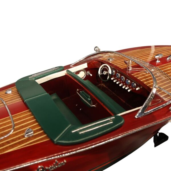 Yeşil Kırmızı Yat