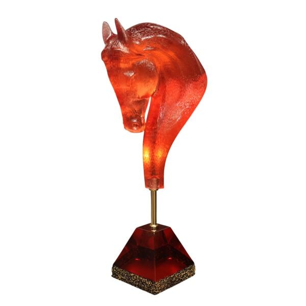 REÇİNE AT HEYKELİ AMBER