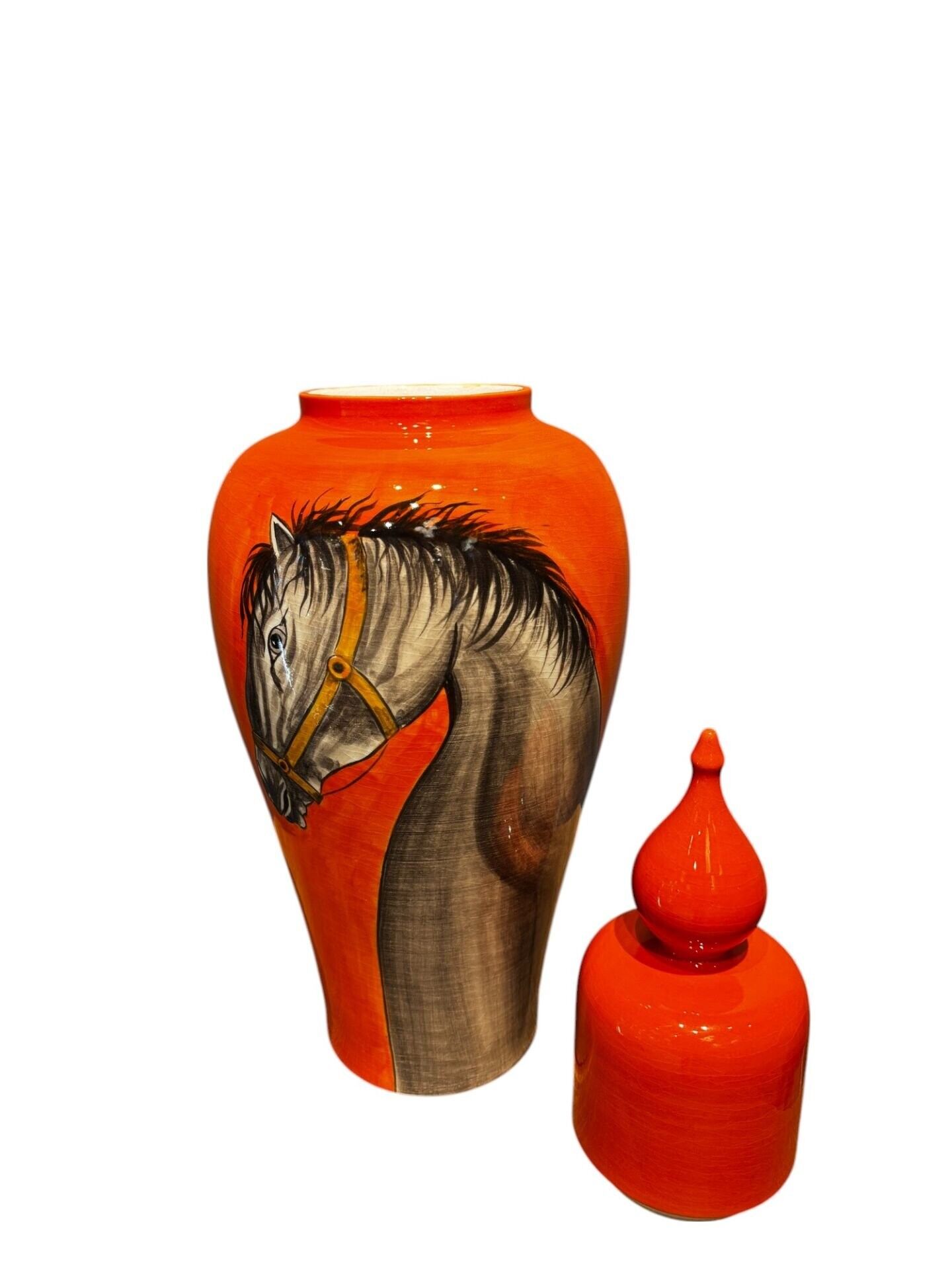 Büyük At Desenli Turuncu Küp