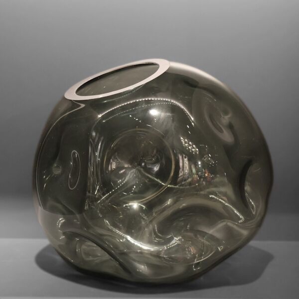 Gömülü Yuvarlak Cam Vazo