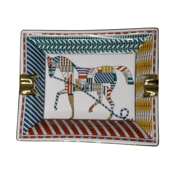 Beyaz Temalı Renkli At Küllük