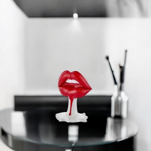 Lips Red Leaking