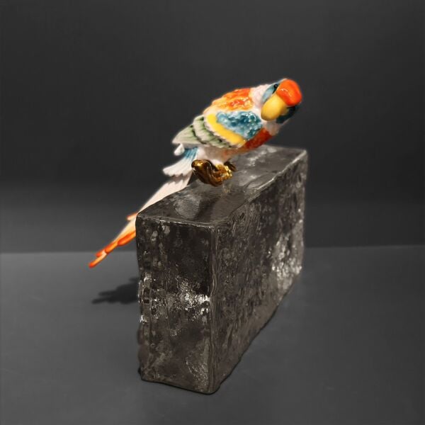 Cam Kaideli Yatay Renkli Papağan Obje