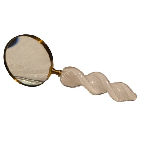 Beyaz Kıvrımlı Cam Büyüteç