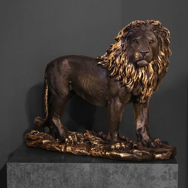 Yürüyen Aslan Siyah Gold