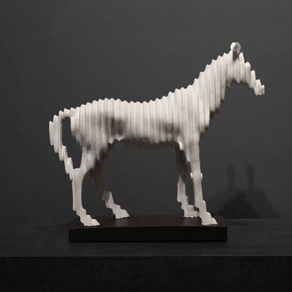 Dalgalı Beyaz At Obje