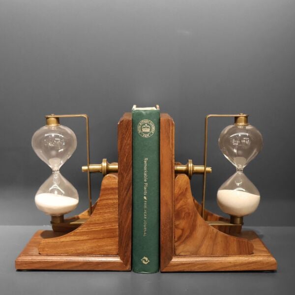 Pirinç Kum Saatli Kitap Tutacağı