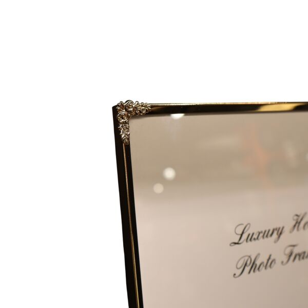 Metal Çerçeve Köşe Desenli Gold Küçük