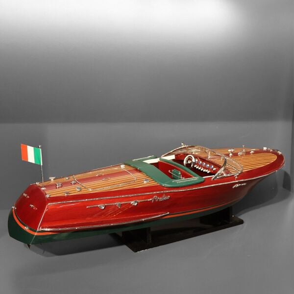 Yeşil Kırmızı Yat