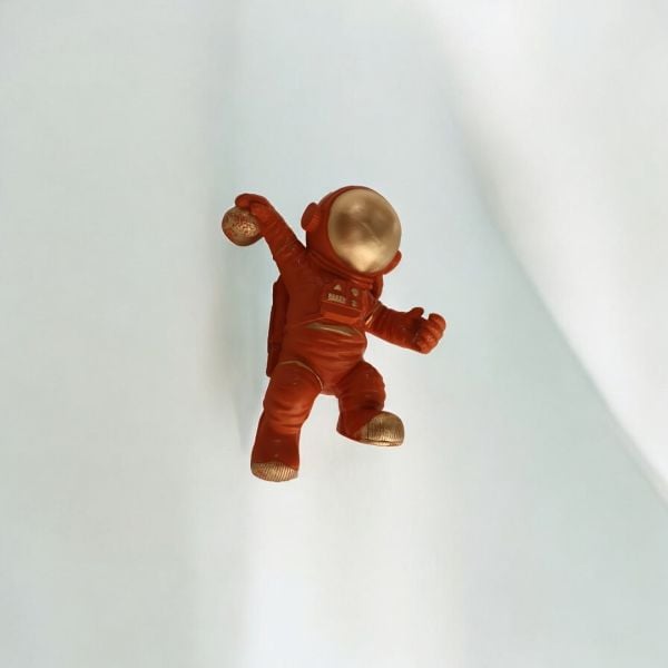 Astronot Duvar Aksesuarı 30cm Turuncu Gold